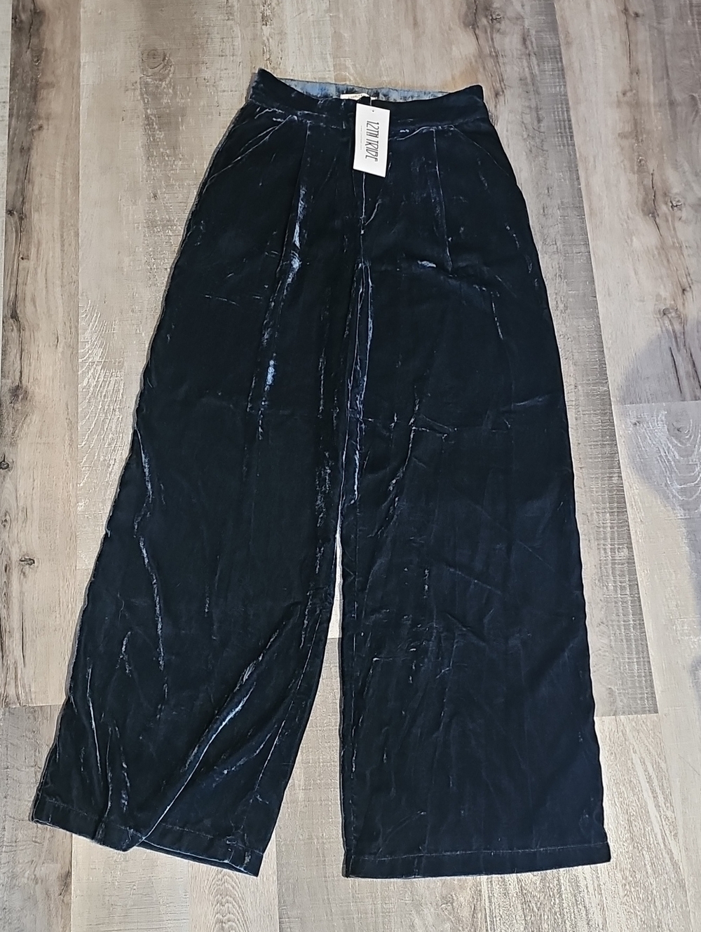 12th Tribe Green Velvet Wide-Leg Pants (D)